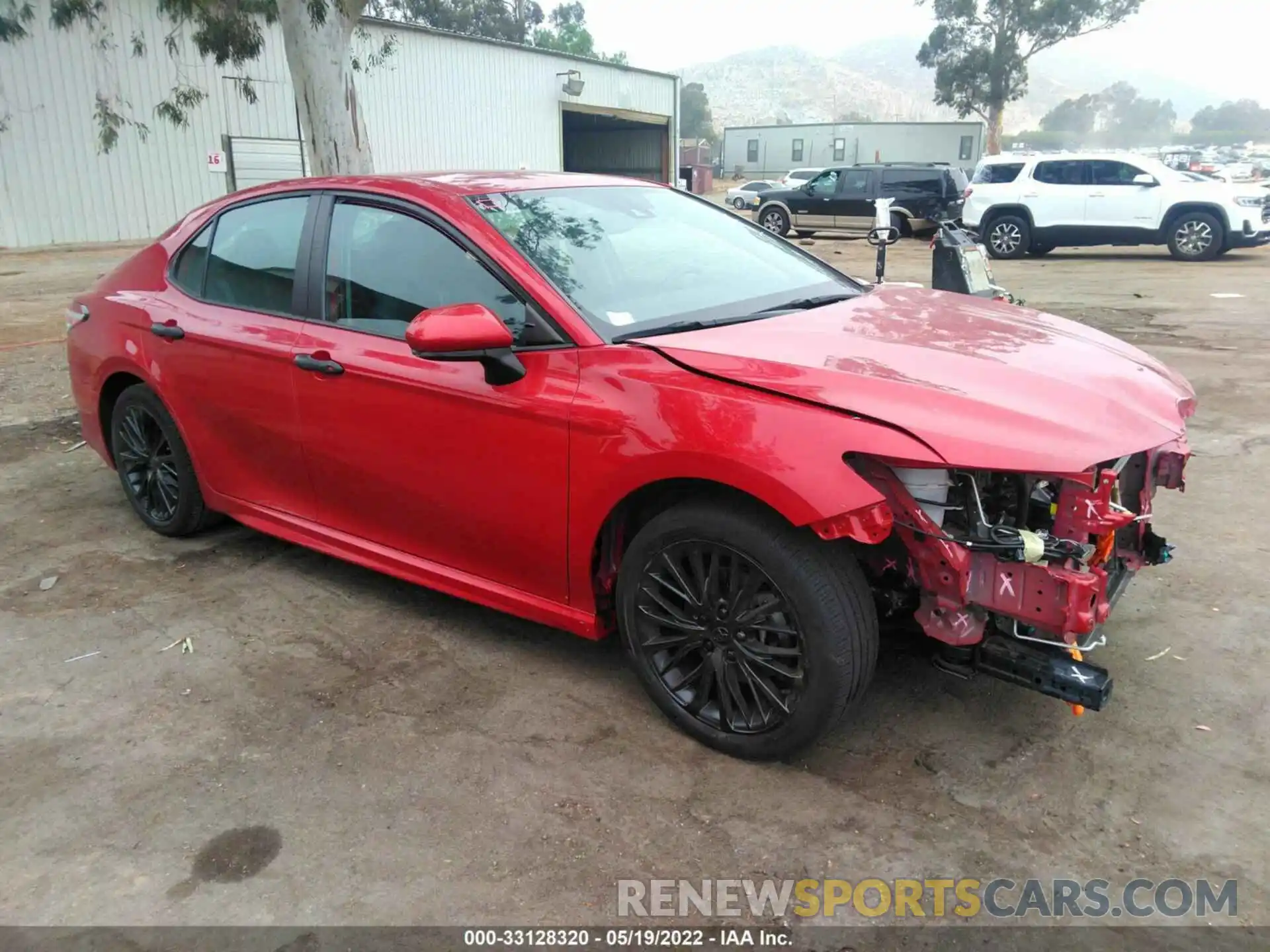 1 Photograph of a damaged car 4T1M11AK5LU304714 TOYOTA CAMRY 2020