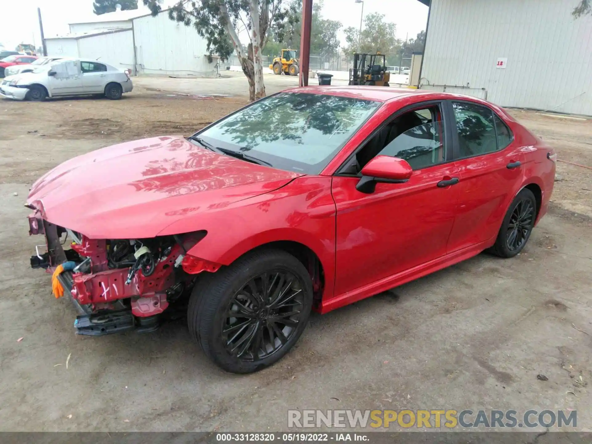 2 Photograph of a damaged car 4T1M11AK5LU304714 TOYOTA CAMRY 2020