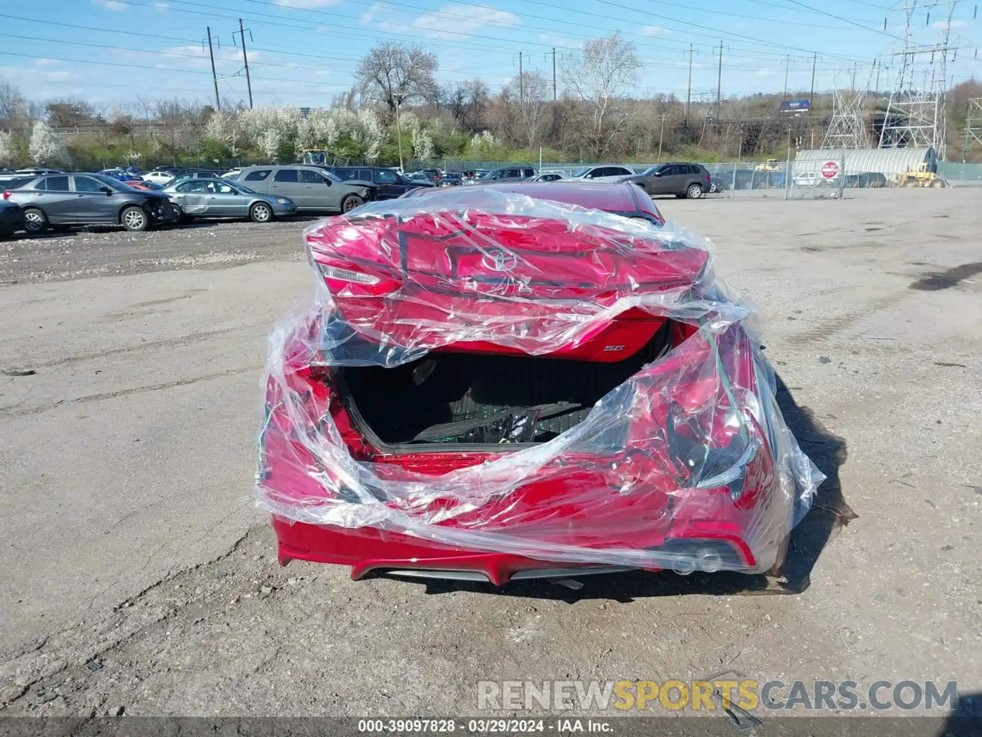 17 Photograph of a damaged car 4T1M11AK5LU389599 TOYOTA CAMRY 2020