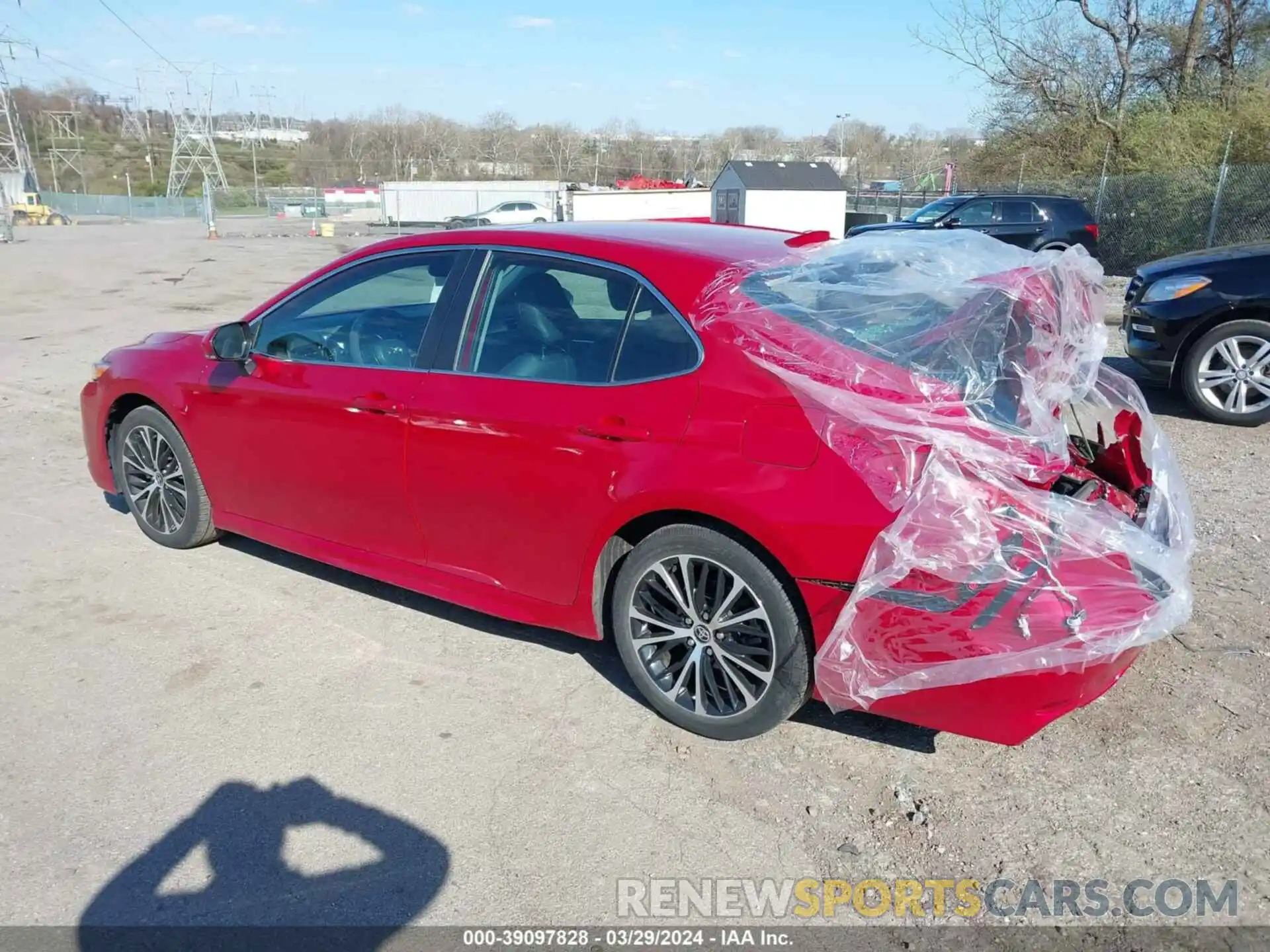 3 Photograph of a damaged car 4T1M11AK5LU389599 TOYOTA CAMRY 2020