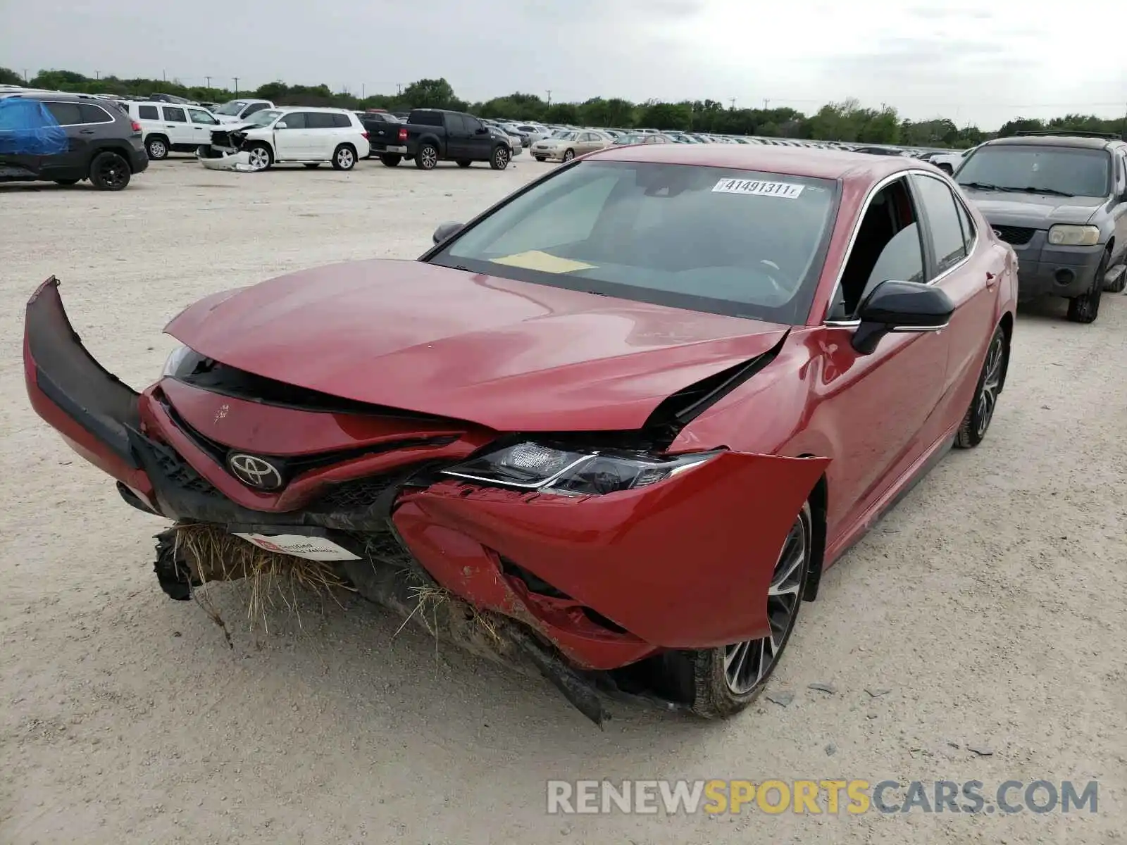 2 Photograph of a damaged car 4T1M11AK5LU390736 TOYOTA CAMRY 2020