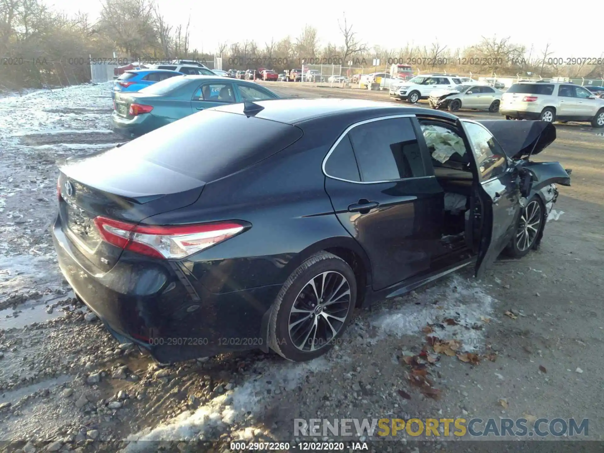 4 Photograph of a damaged car 4T1M11AK5LU392454 TOYOTA CAMRY 2020