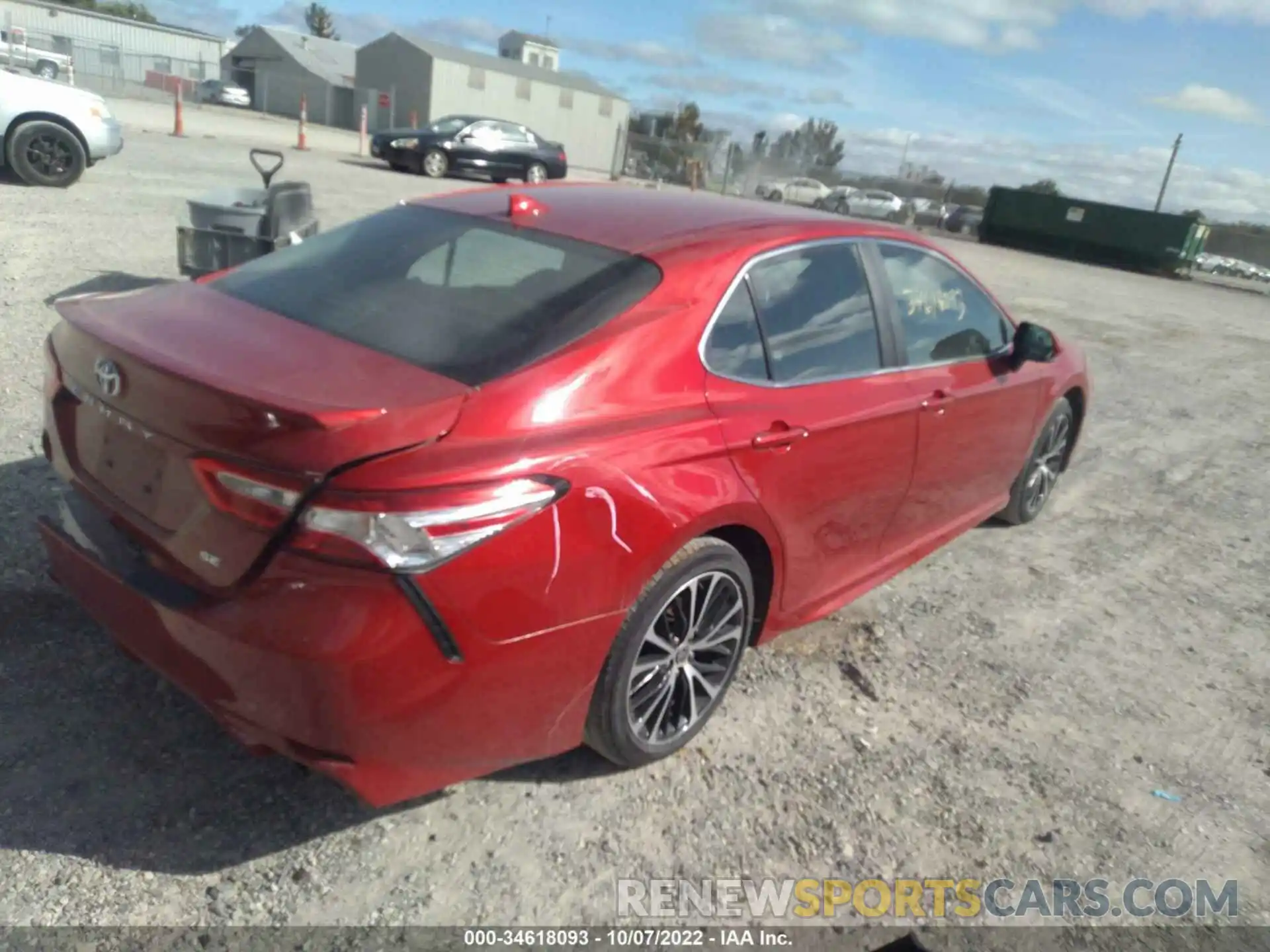 4 Photograph of a damaged car 4T1M11AK5LU399033 TOYOTA CAMRY 2020