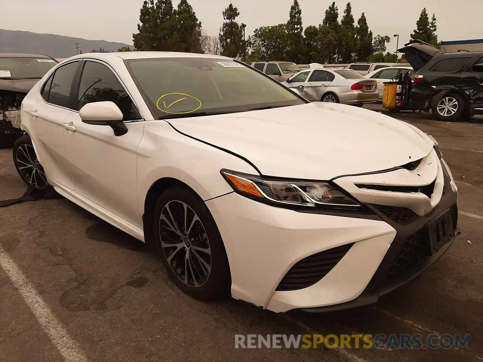 1 Photograph of a damaged car 4T1M11AK5LU502855 TOYOTA CAMRY 2020