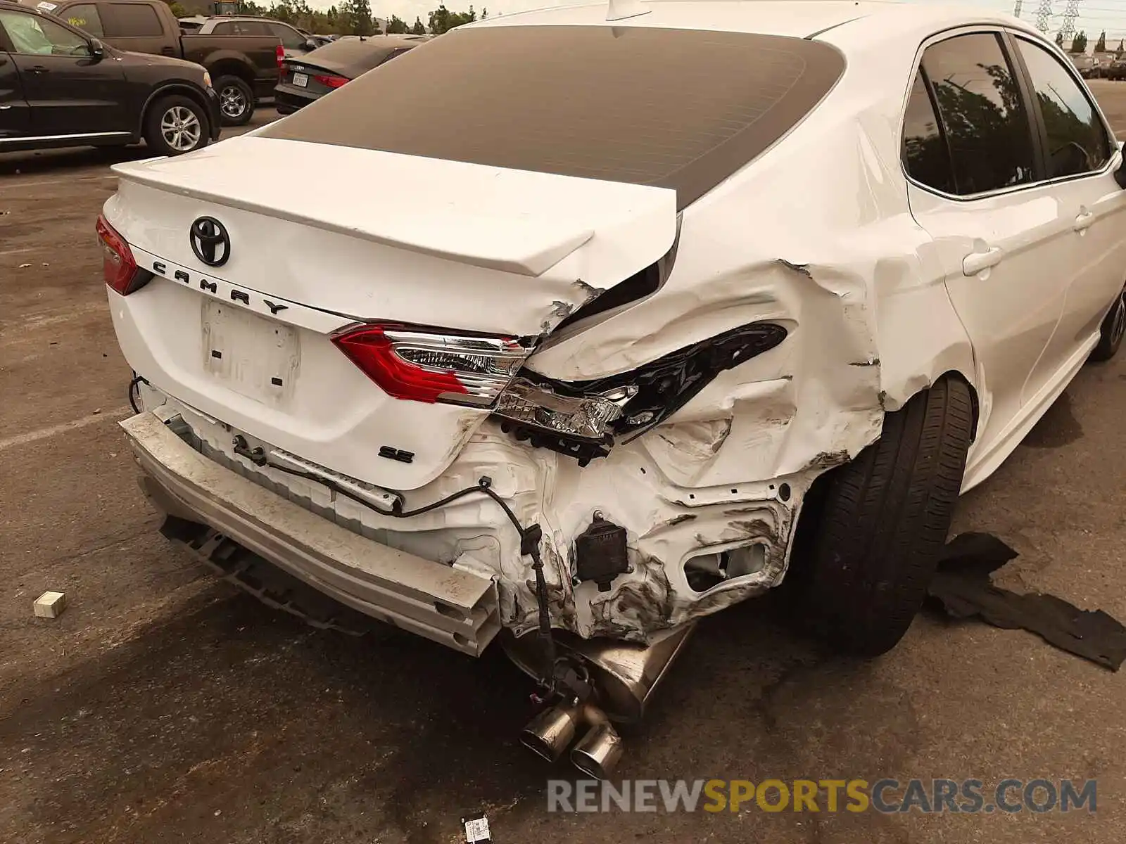 9 Photograph of a damaged car 4T1M11AK5LU502855 TOYOTA CAMRY 2020