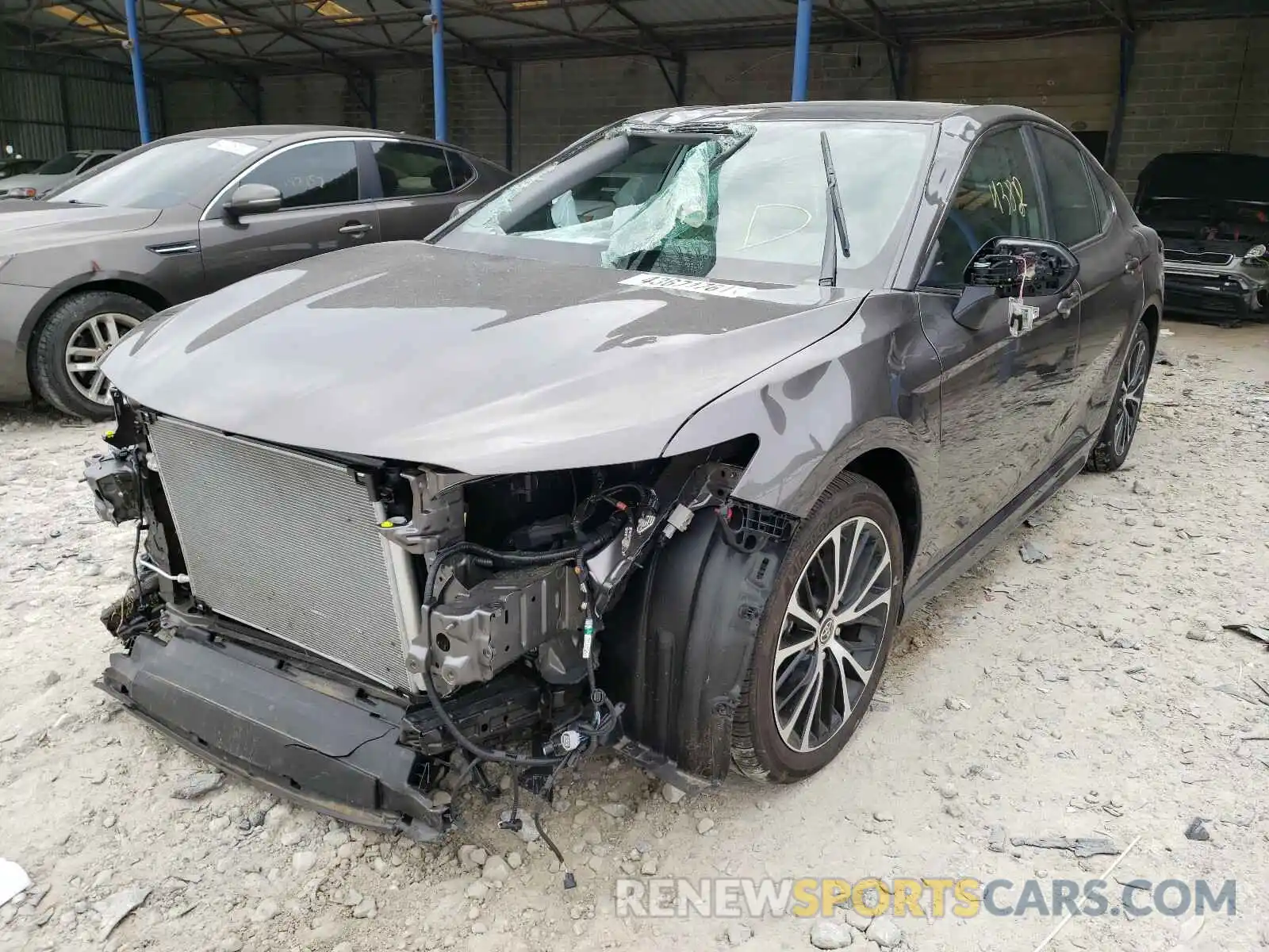 2 Photograph of a damaged car 4T1M11AK5LU509255 TOYOTA CAMRY 2020