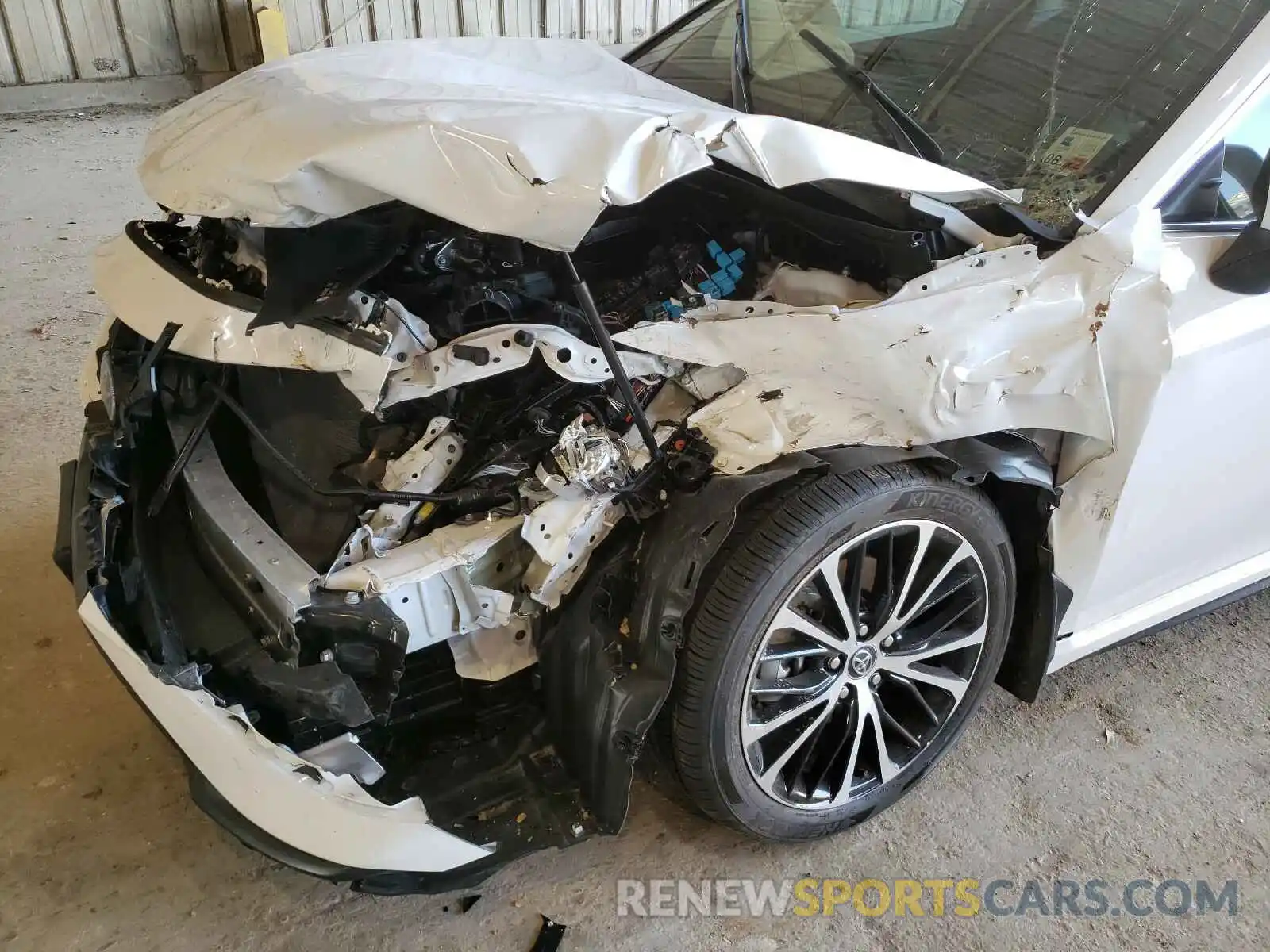 9 Фотография поврежденного автомобиля 4T1M11AK5LU884868 TOYOTA CAMRY 2020