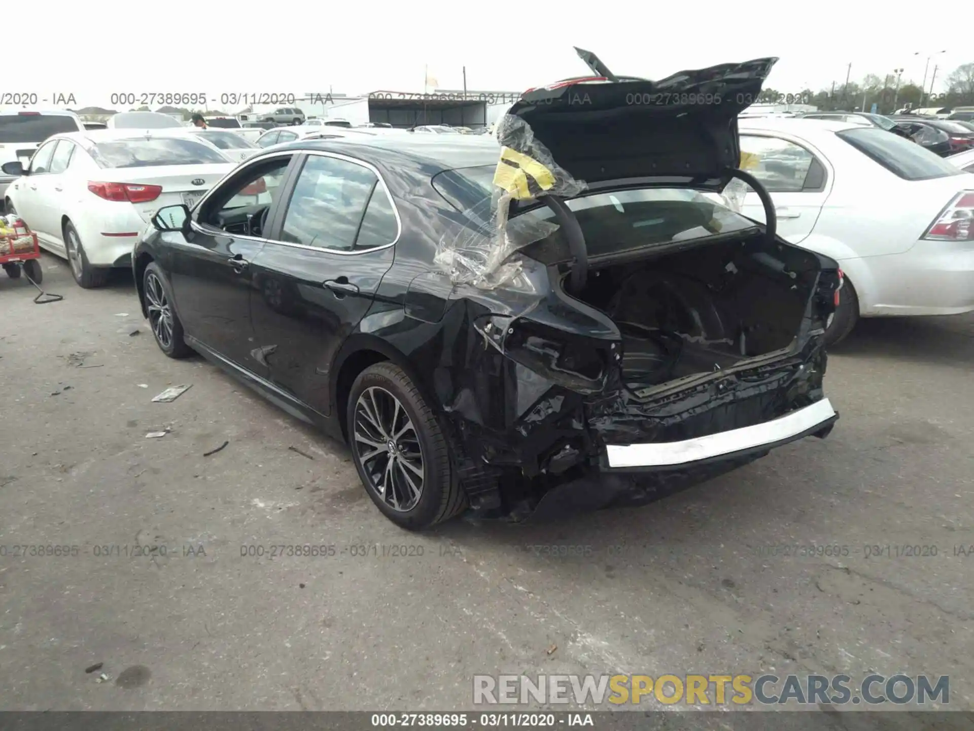 3 Photograph of a damaged car 4T1M11AK5LU907050 TOYOTA CAMRY 2020