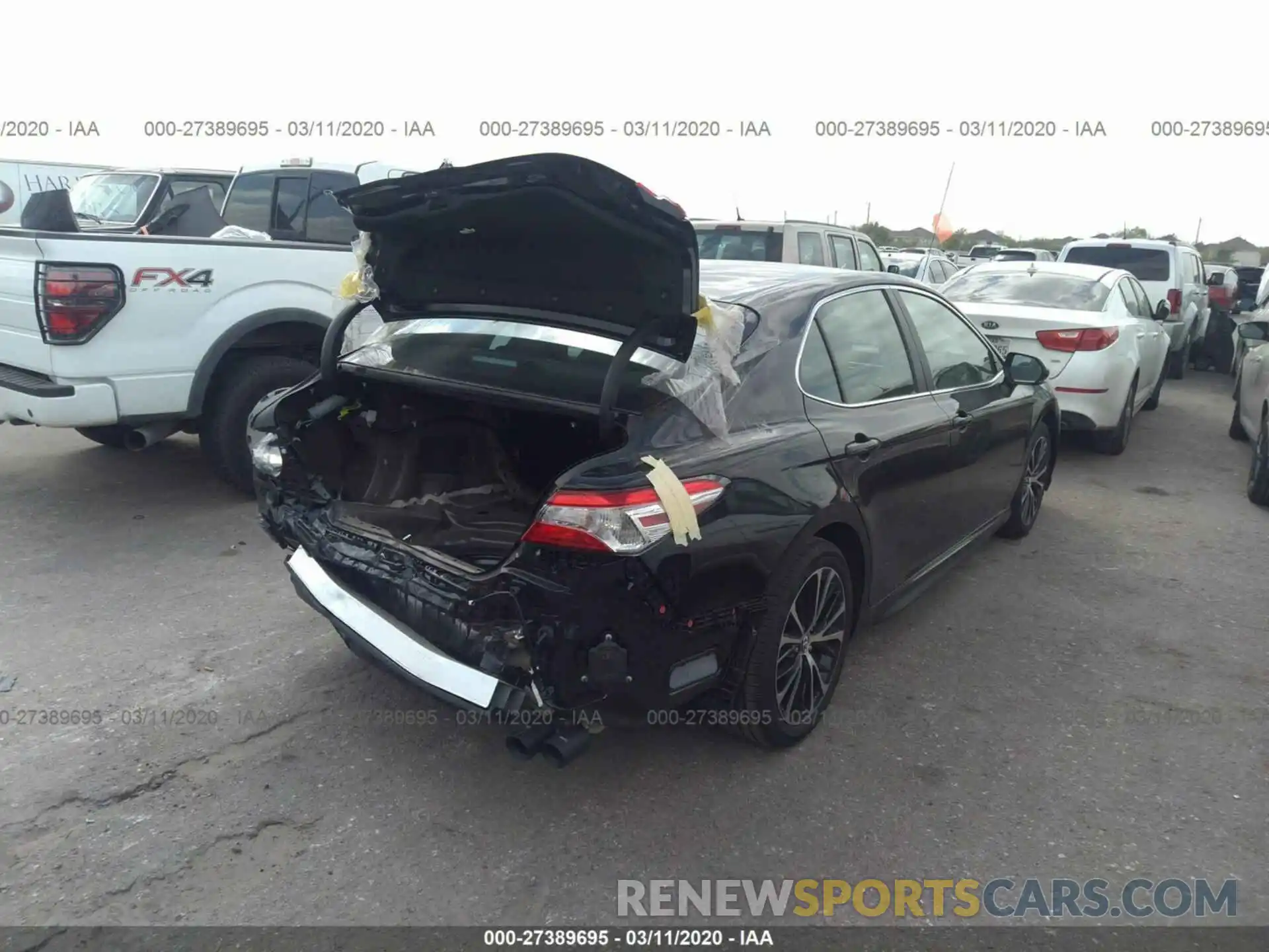 4 Photograph of a damaged car 4T1M11AK5LU907050 TOYOTA CAMRY 2020