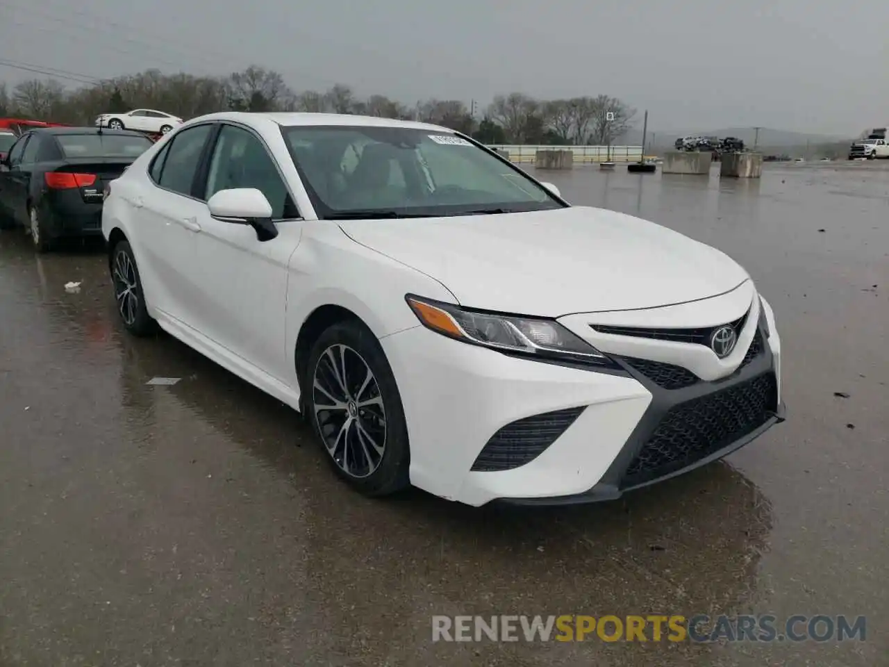 1 Photograph of a damaged car 4T1M11AK5LU908005 TOYOTA CAMRY 2020