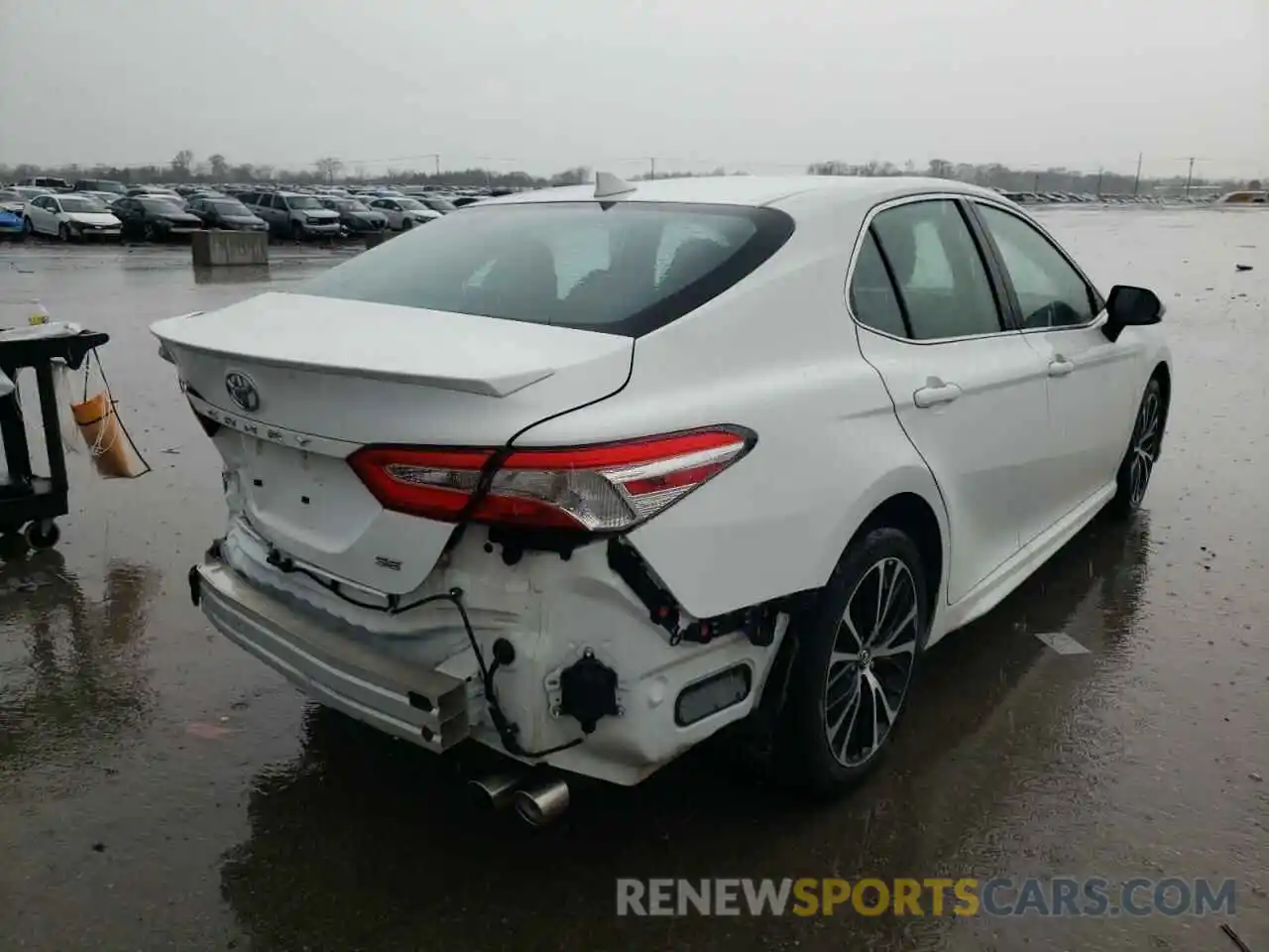 4 Photograph of a damaged car 4T1M11AK5LU908005 TOYOTA CAMRY 2020