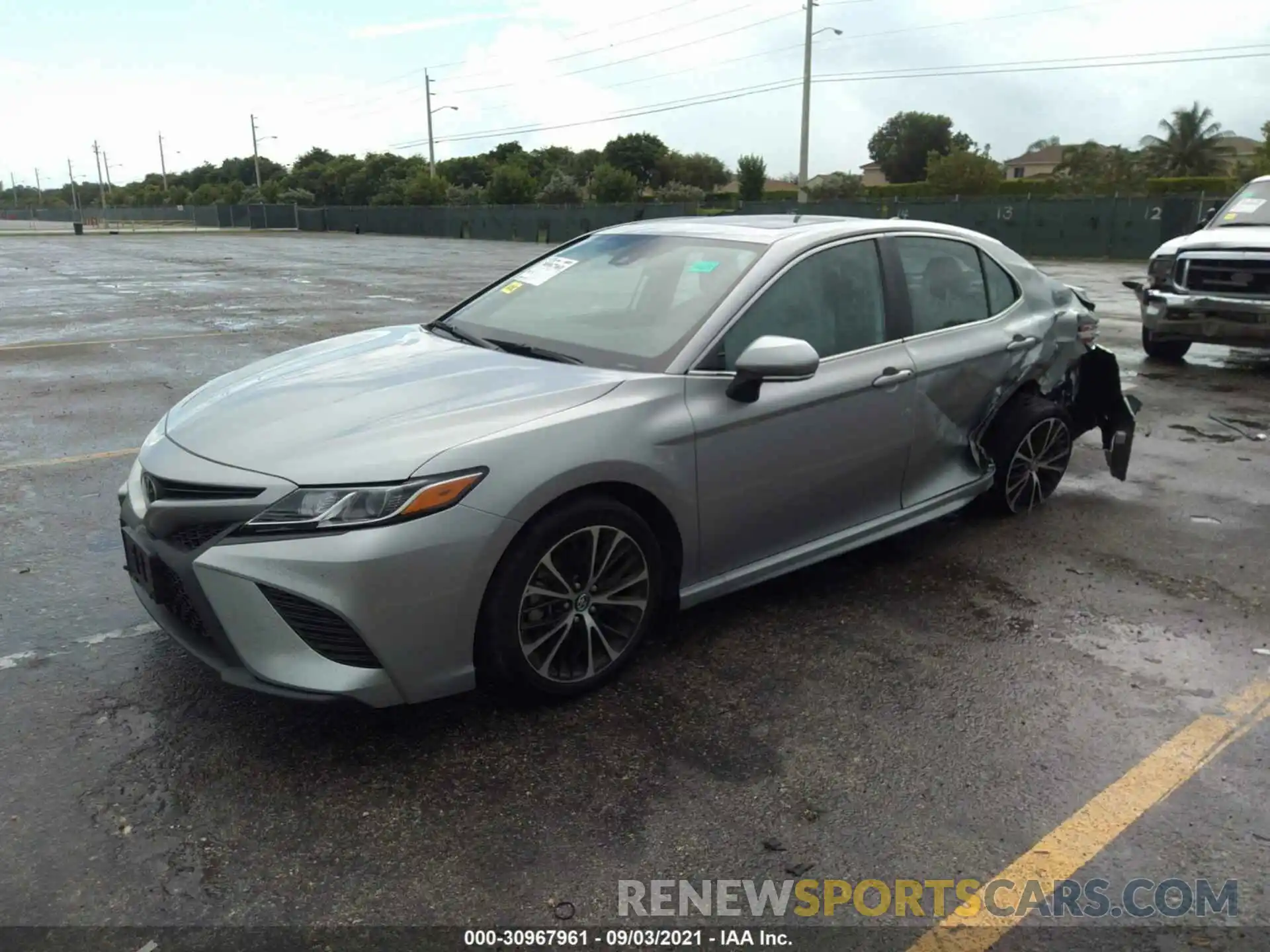 2 Photograph of a damaged car 4T1M11AK5LU914774 TOYOTA CAMRY 2020