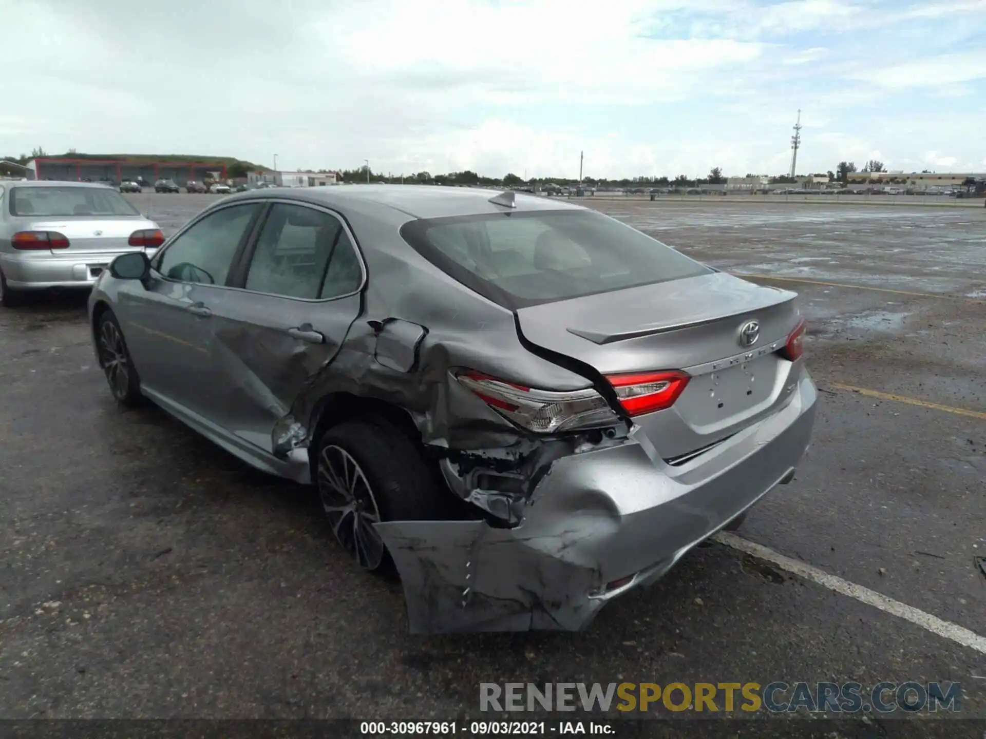 6 Photograph of a damaged car 4T1M11AK5LU914774 TOYOTA CAMRY 2020