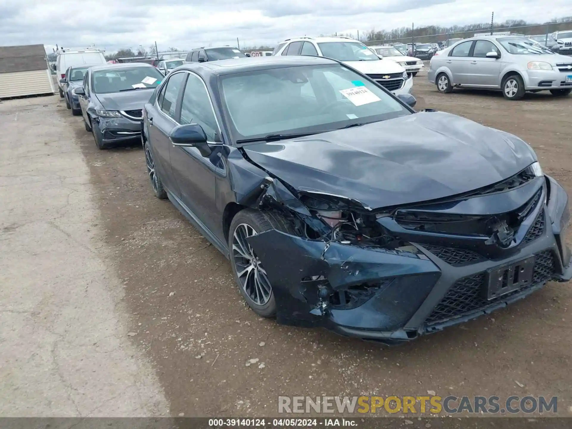 1 Photograph of a damaged car 4T1M11AK5LU917934 TOYOTA CAMRY 2020