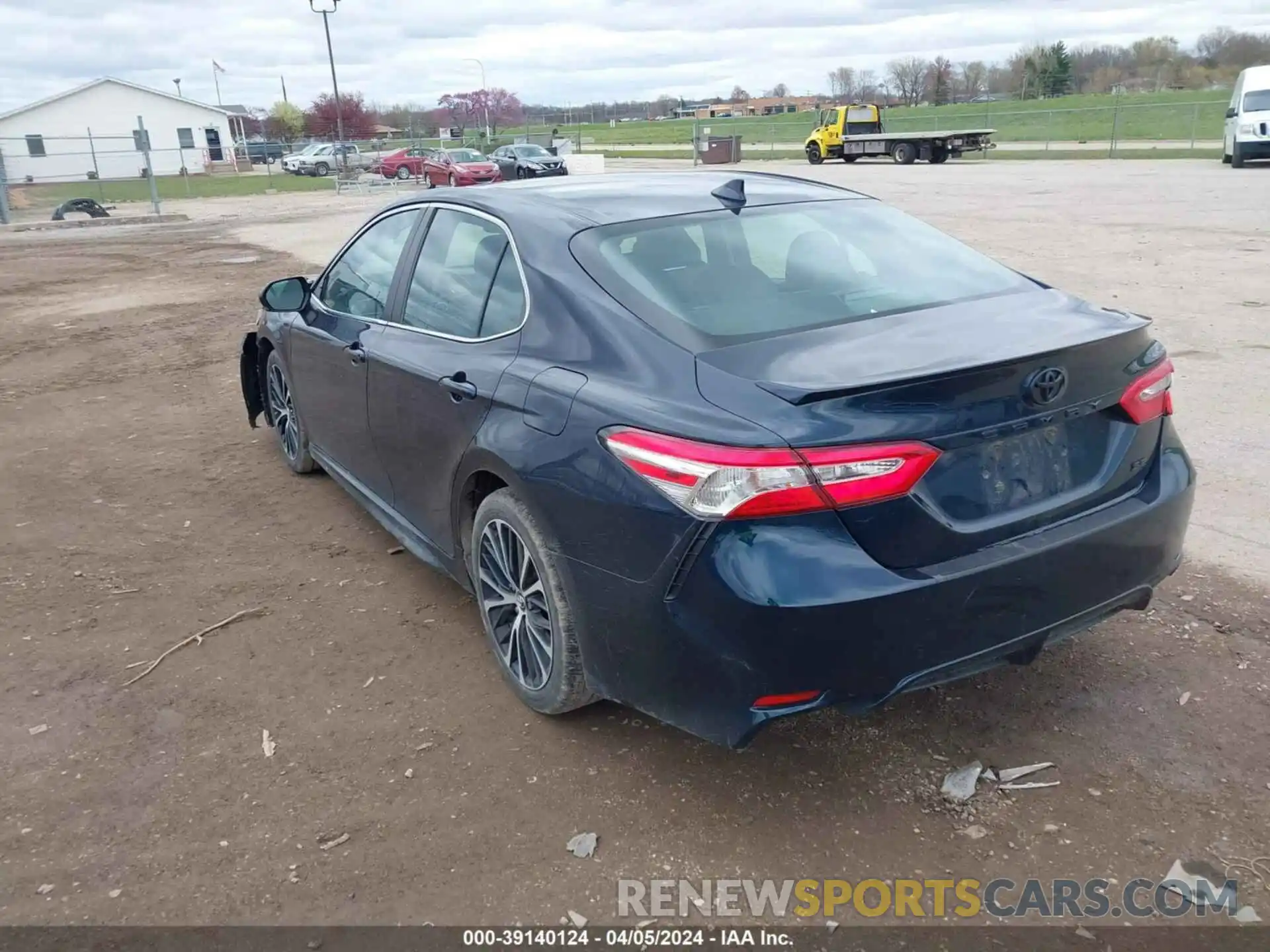 3 Photograph of a damaged car 4T1M11AK5LU917934 TOYOTA CAMRY 2020