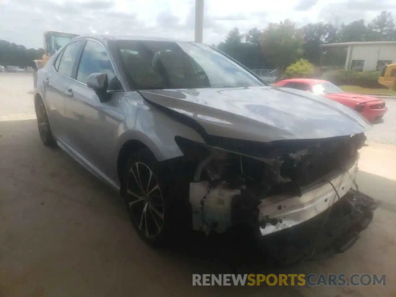 1 Photograph of a damaged car 4T1M11AK5LU924379 TOYOTA CAMRY 2020