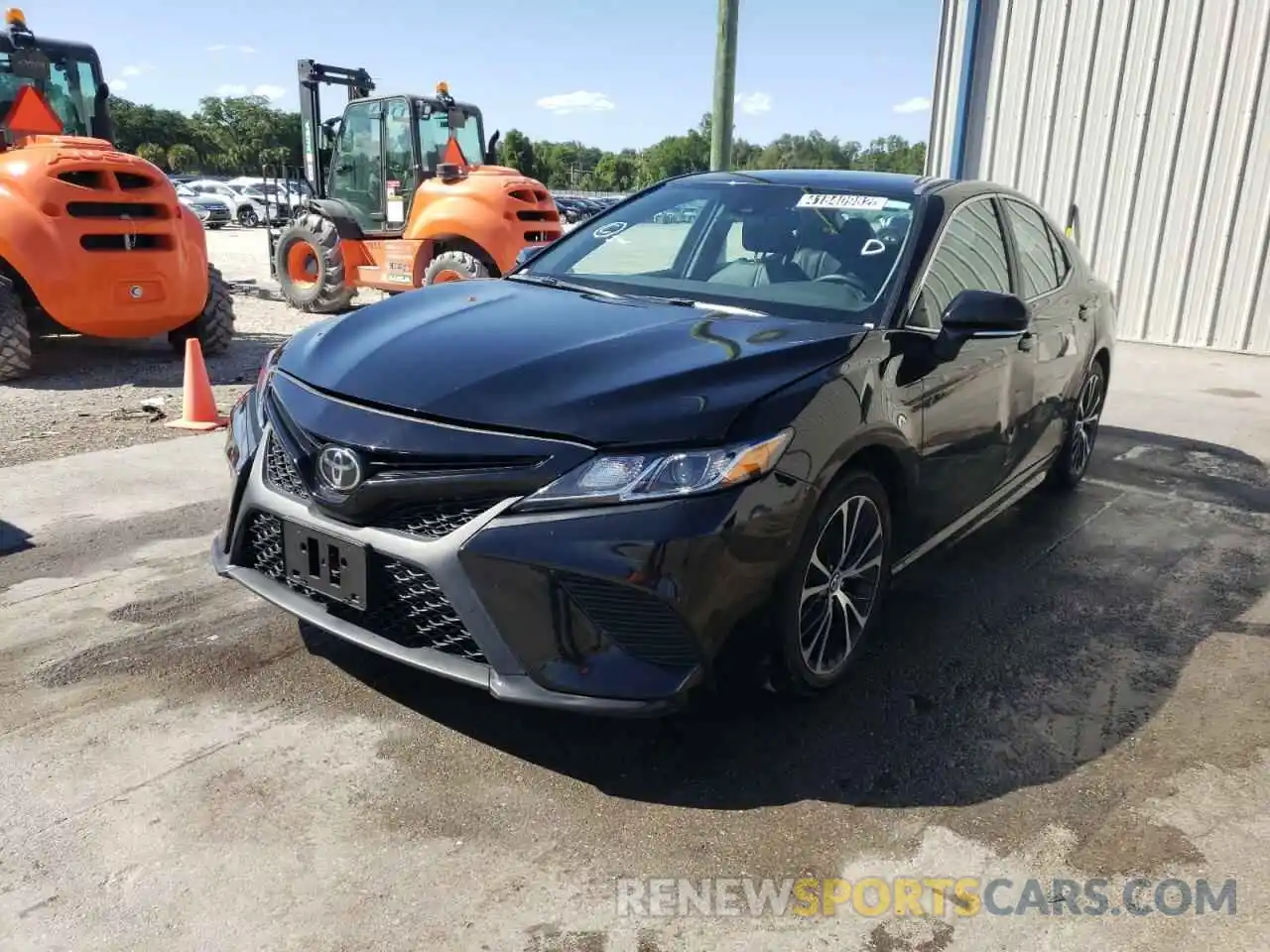 2 Photograph of a damaged car 4T1M11AK5LU938119 TOYOTA CAMRY 2020