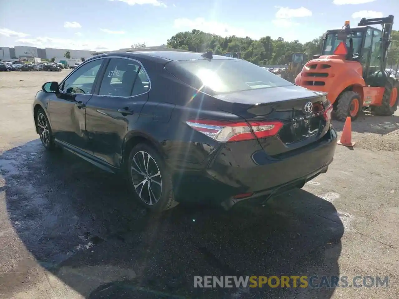 3 Photograph of a damaged car 4T1M11AK5LU938119 TOYOTA CAMRY 2020