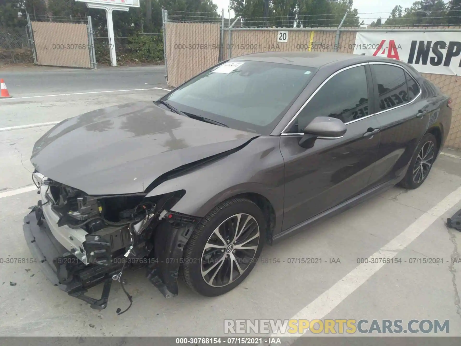 2 Photograph of a damaged car 4T1M11AK5LU939920 TOYOTA CAMRY 2020