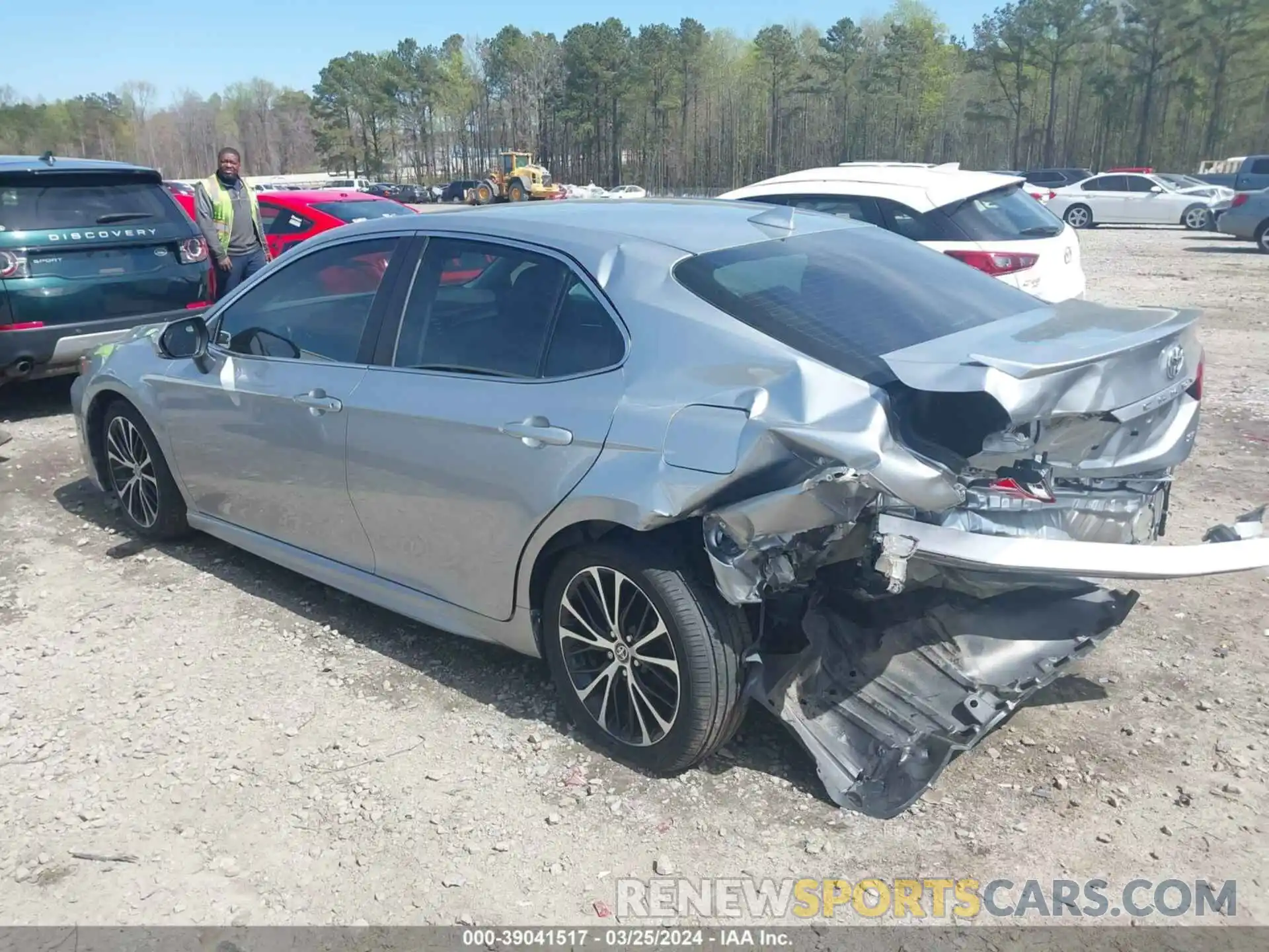 3 Photograph of a damaged car 4T1M11AK5LU948097 TOYOTA CAMRY 2020