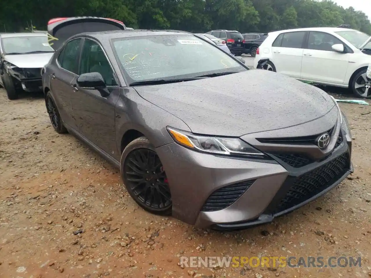 1 Photograph of a damaged car 4T1M11AK5LU958323 TOYOTA CAMRY 2020