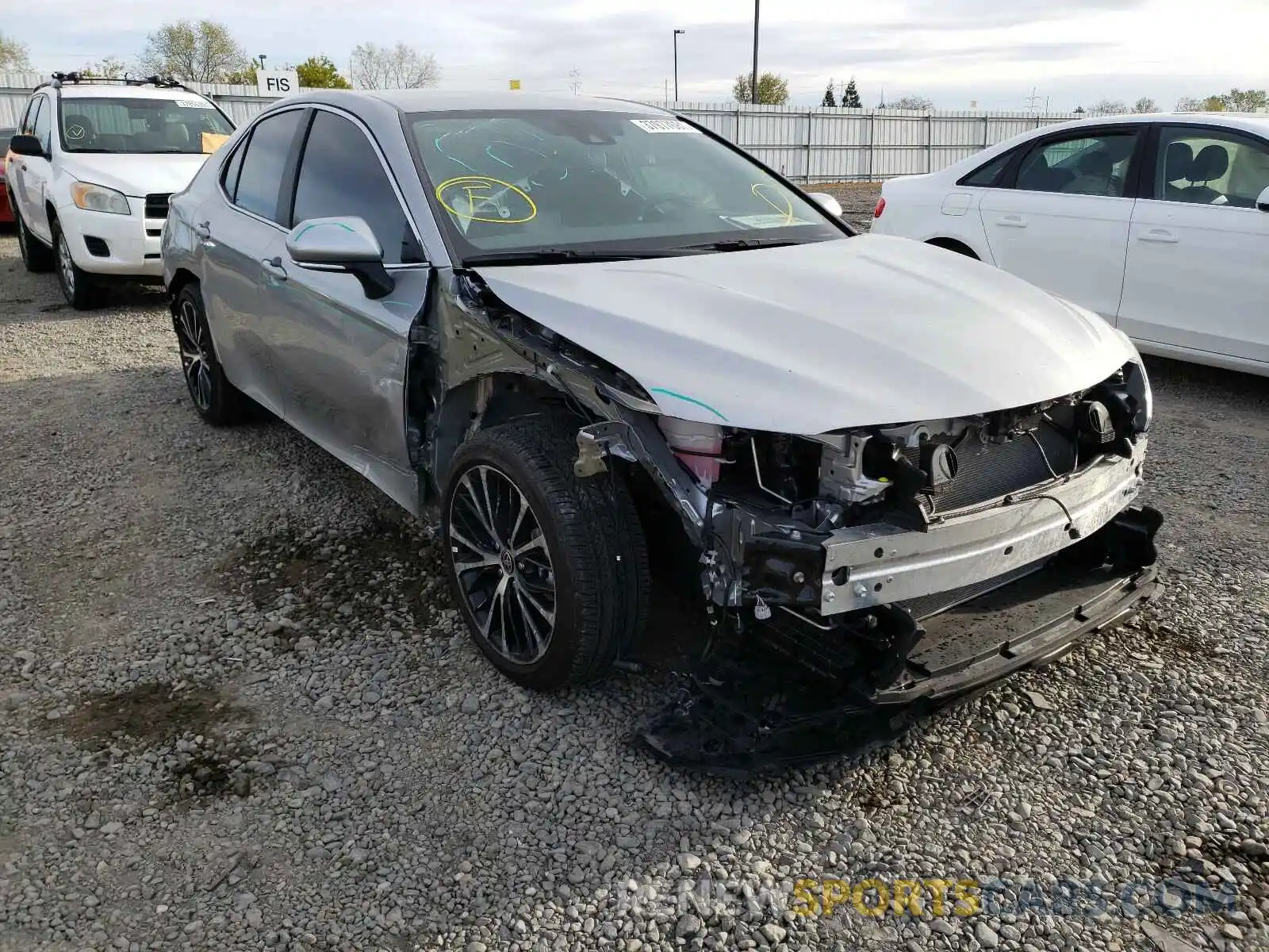 1 Photograph of a damaged car 4T1M11AK5LU968172 TOYOTA CAMRY 2020