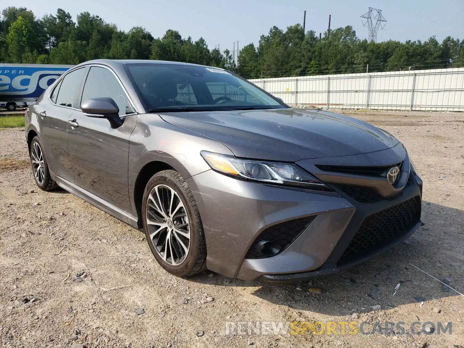 1 Photograph of a damaged car 4T1M11AK5LU993900 TOYOTA CAMRY 2020