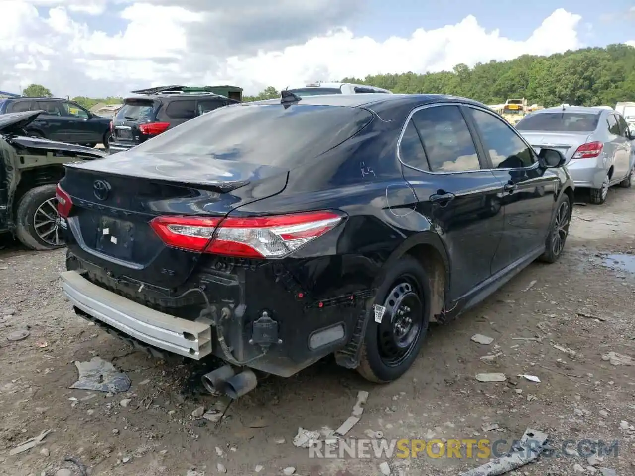 4 Photograph of a damaged car 4T1M11AK5LU994349 TOYOTA CAMRY 2020