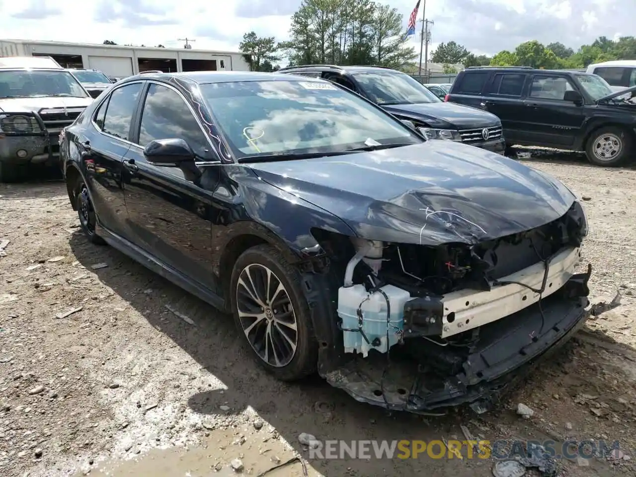 9 Photograph of a damaged car 4T1M11AK5LU994349 TOYOTA CAMRY 2020