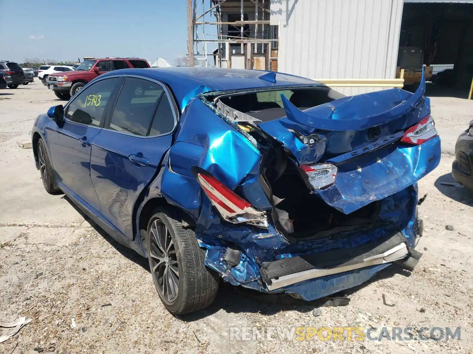 3 Photograph of a damaged car 4T1M11AK6LU302938 TOYOTA CAMRY 2020