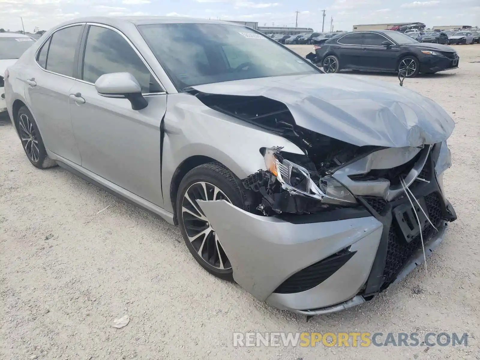 1 Photograph of a damaged car 4T1M11AK6LU323563 TOYOTA CAMRY 2020