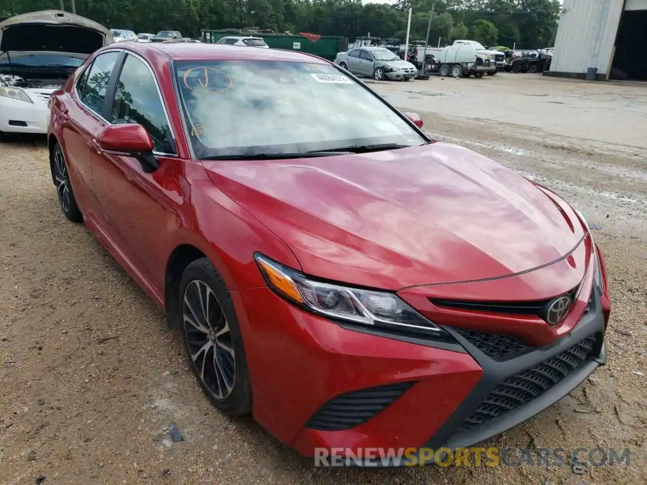 1 Photograph of a damaged car 4T1M11AK6LU335342 TOYOTA CAMRY 2020