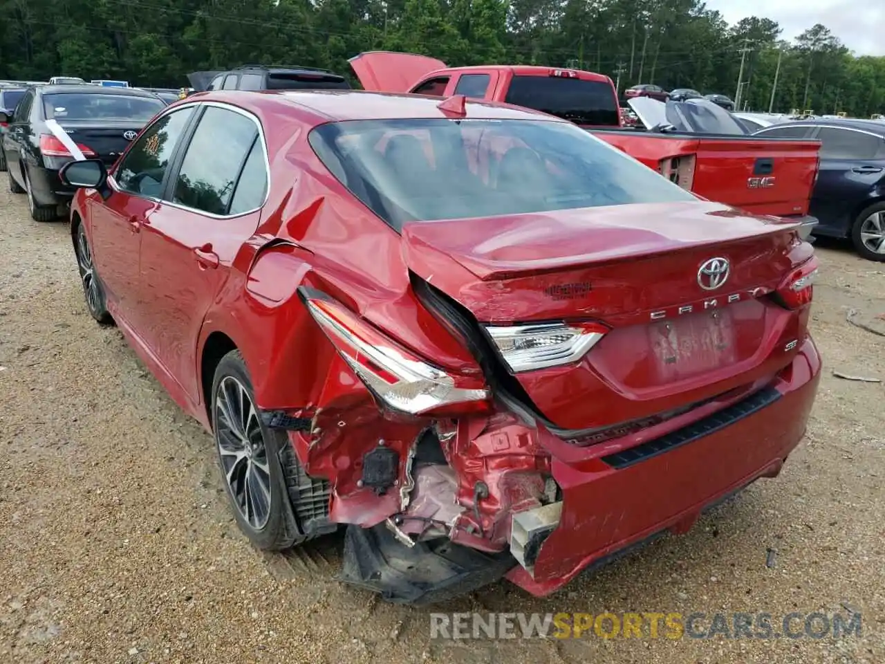 3 Photograph of a damaged car 4T1M11AK6LU335342 TOYOTA CAMRY 2020