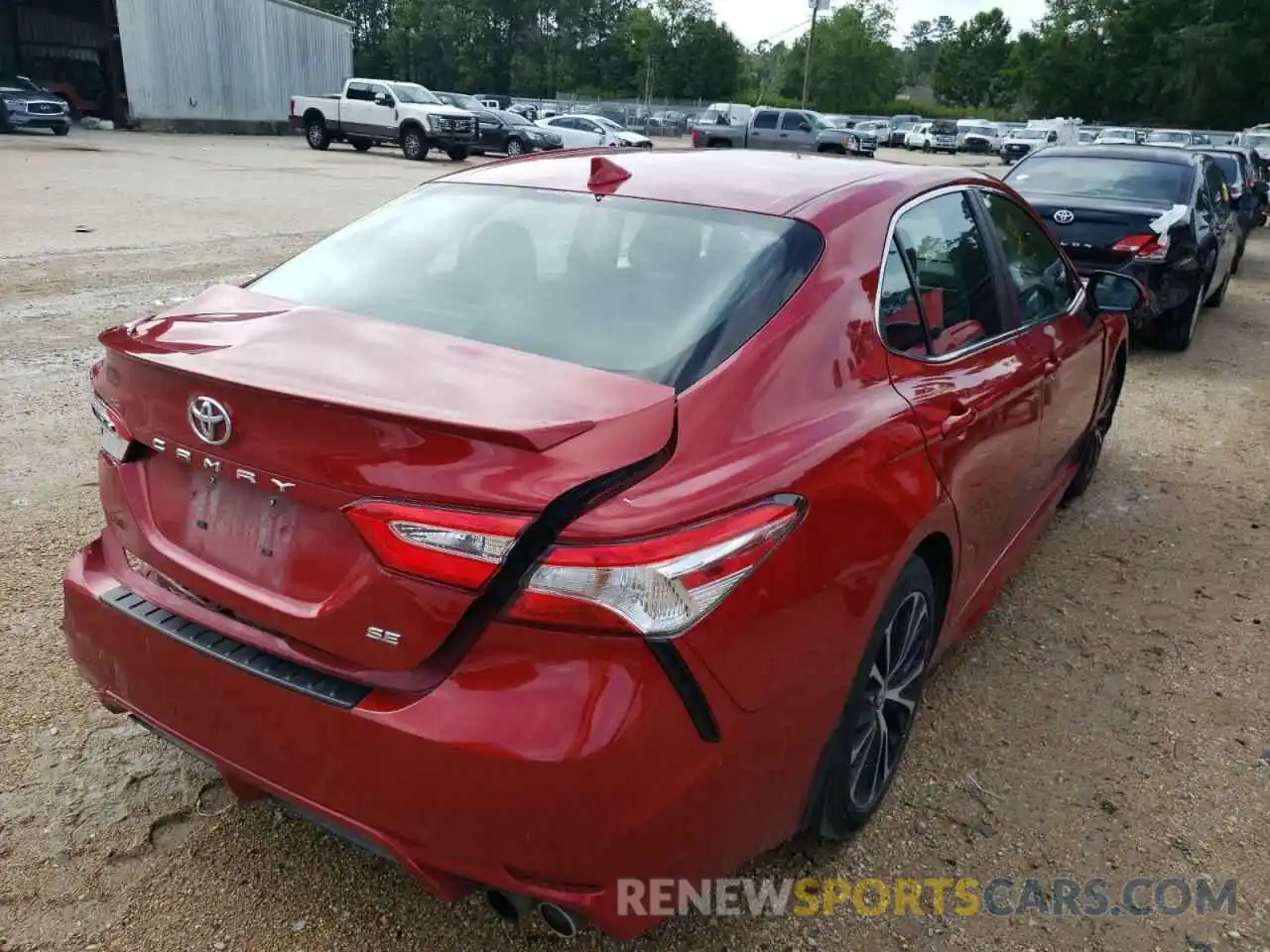 4 Photograph of a damaged car 4T1M11AK6LU335342 TOYOTA CAMRY 2020