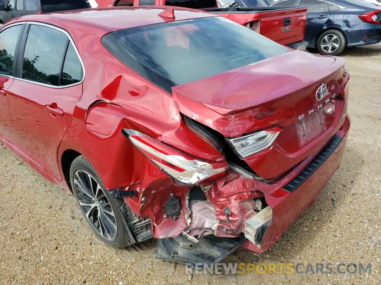 9 Photograph of a damaged car 4T1M11AK6LU335342 TOYOTA CAMRY 2020