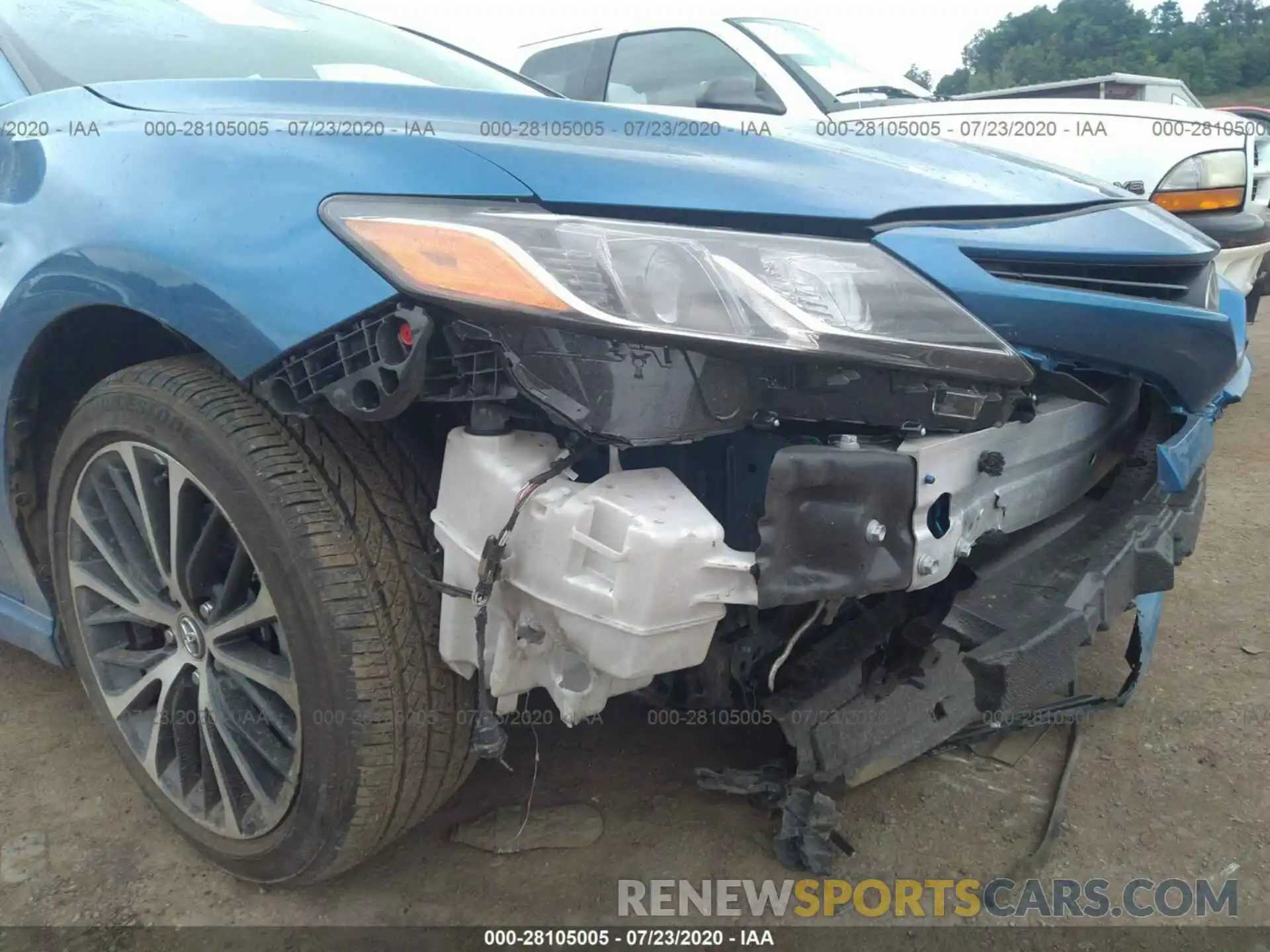 6 Photograph of a damaged car 4T1M11AK6LU344767 TOYOTA CAMRY 2020