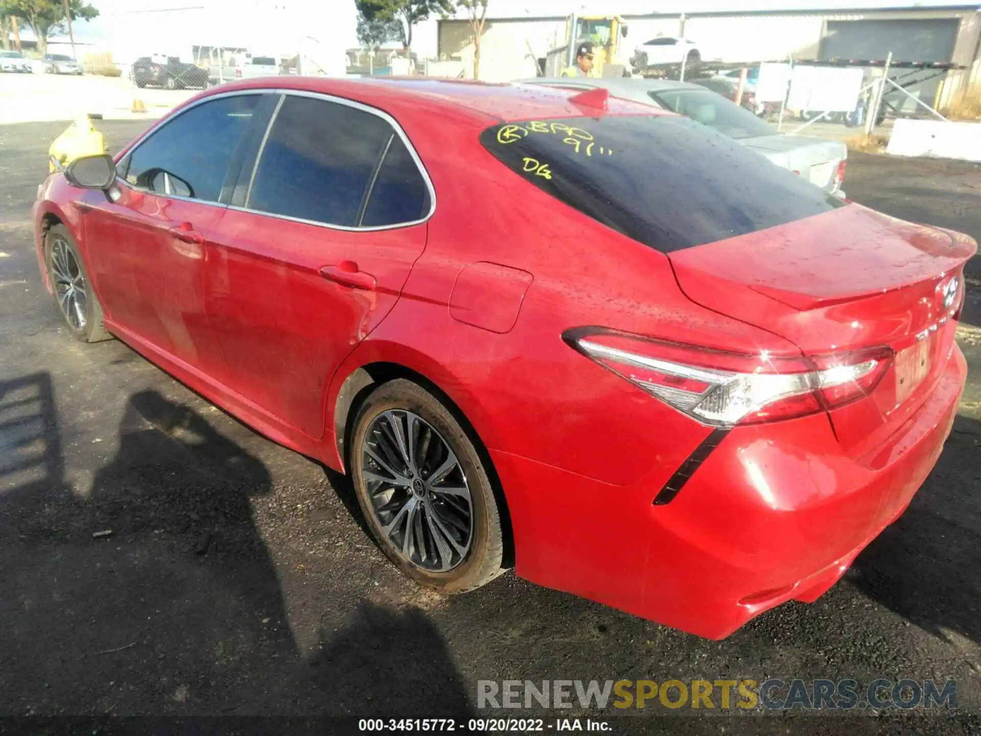 3 Photograph of a damaged car 4T1M11AK6LU391183 TOYOTA CAMRY 2020