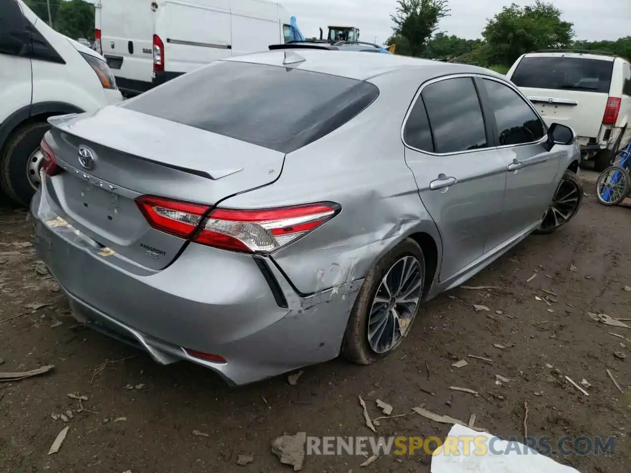 4 Фотография поврежденного автомобиля 4T1M11AK6LU394696 TOYOTA CAMRY 2020