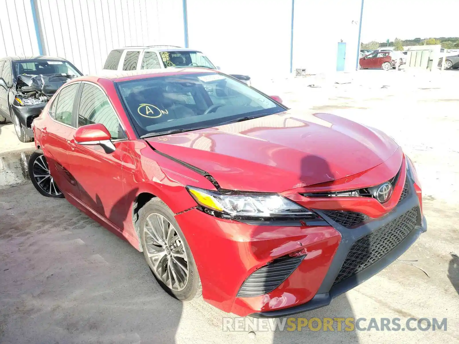 1 Photograph of a damaged car 4T1M11AK6LU394763 TOYOTA CAMRY 2020