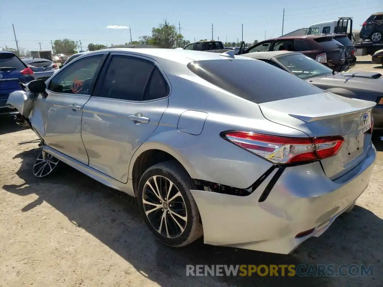 3 Photograph of a damaged car 4T1M11AK6LU871160 TOYOTA CAMRY 2020