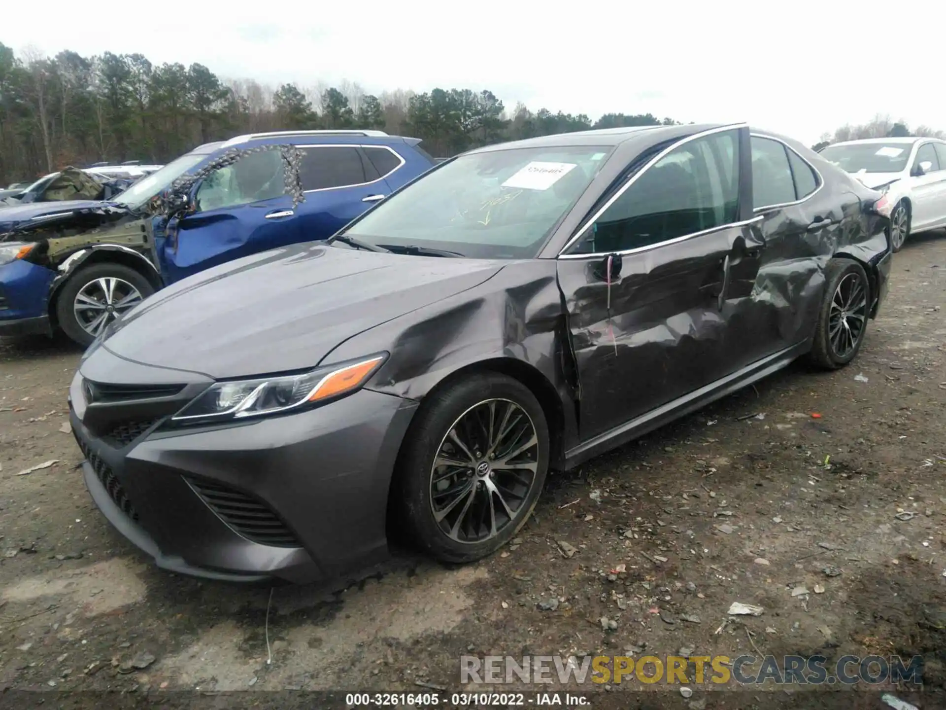 2 Photograph of a damaged car 4T1M11AK6LU877637 TOYOTA CAMRY 2020