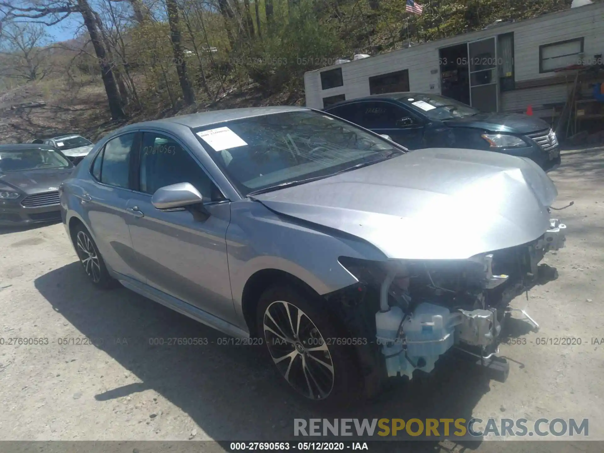 1 Photograph of a damaged car 4T1M11AK6LU878870 TOYOTA CAMRY 2020