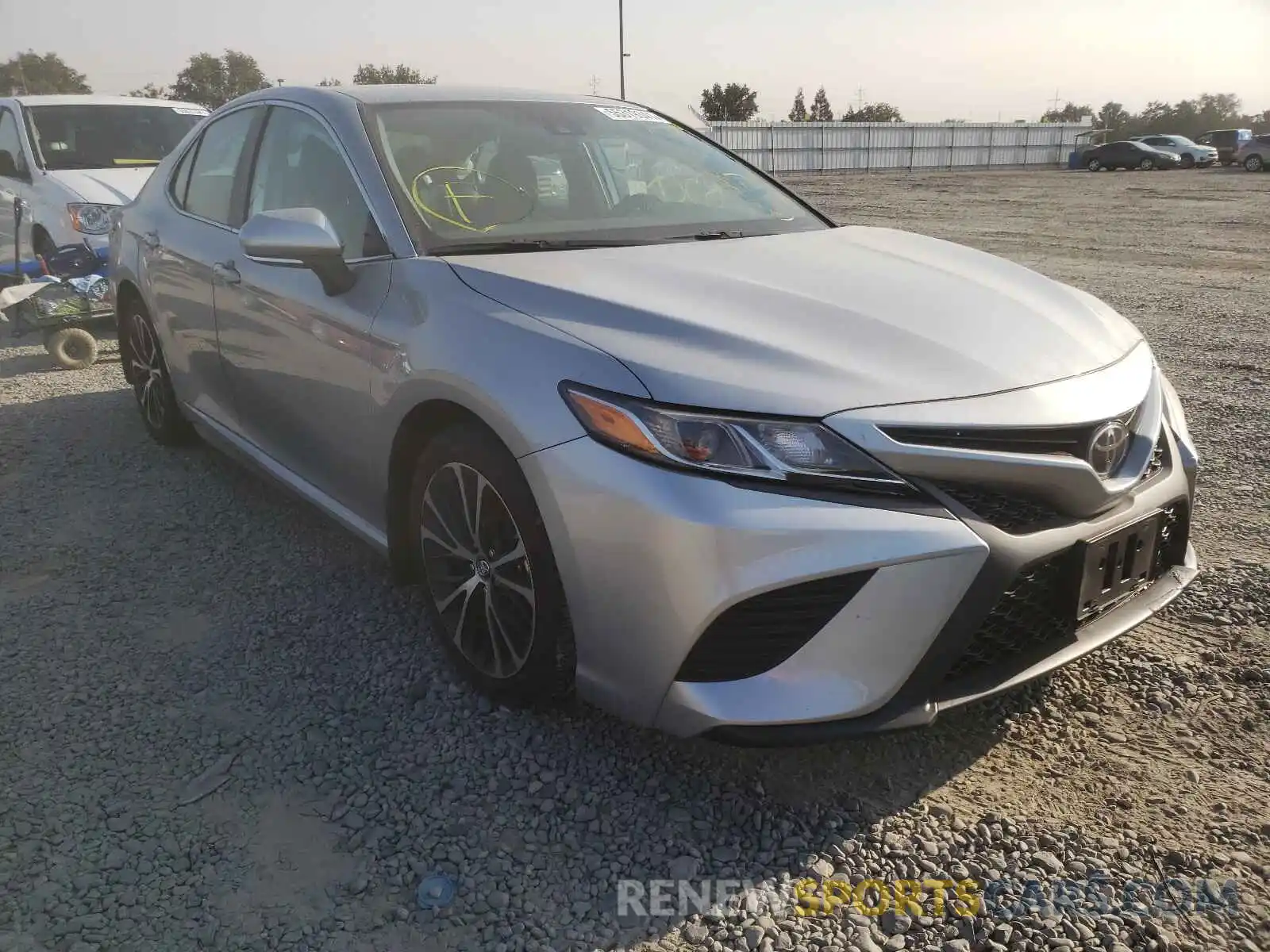 1 Photograph of a damaged car 4T1M11AK6LU895040 TOYOTA CAMRY 2020