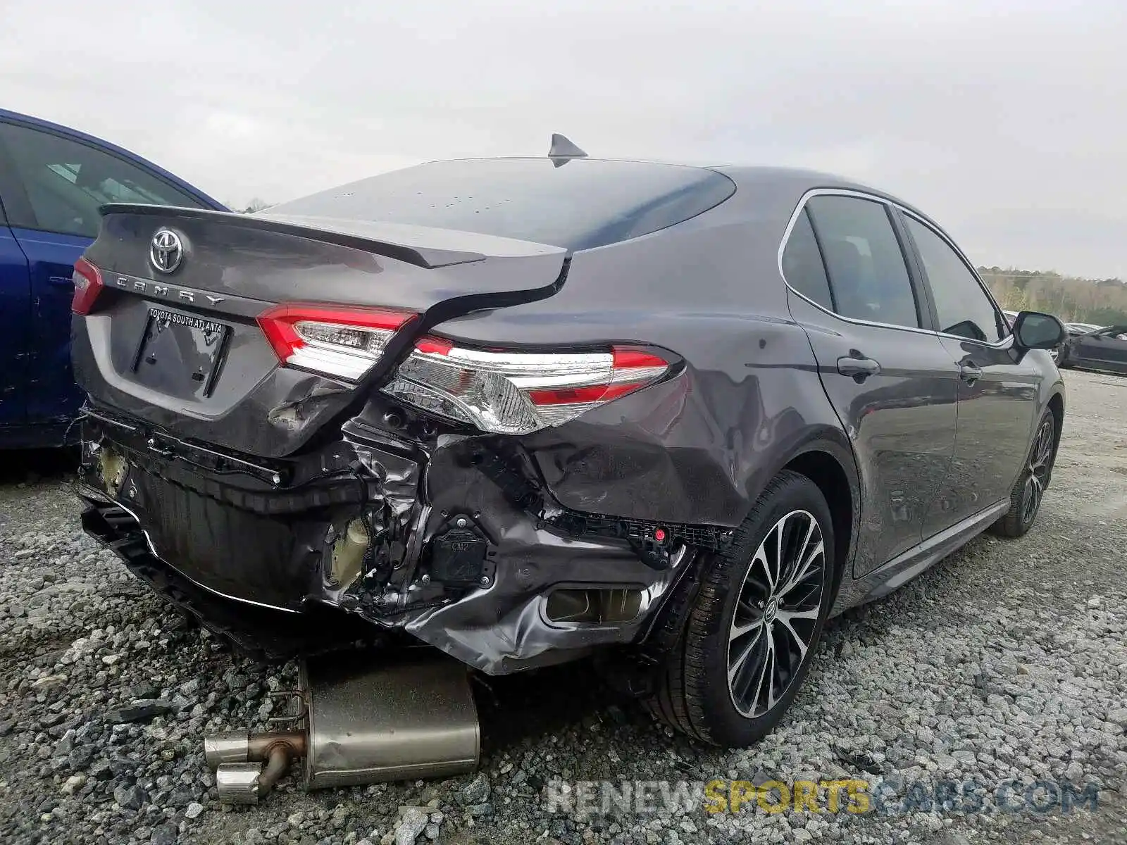 4 Photograph of a damaged car 4T1M11AK6LU921197 TOYOTA CAMRY 2020