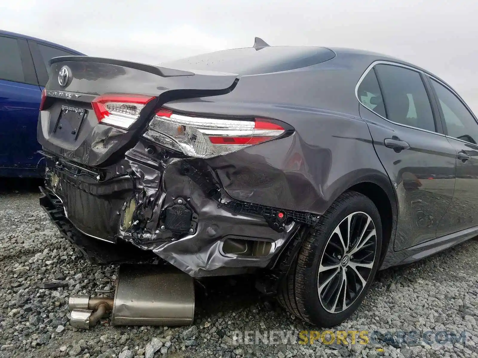 9 Photograph of a damaged car 4T1M11AK6LU921197 TOYOTA CAMRY 2020