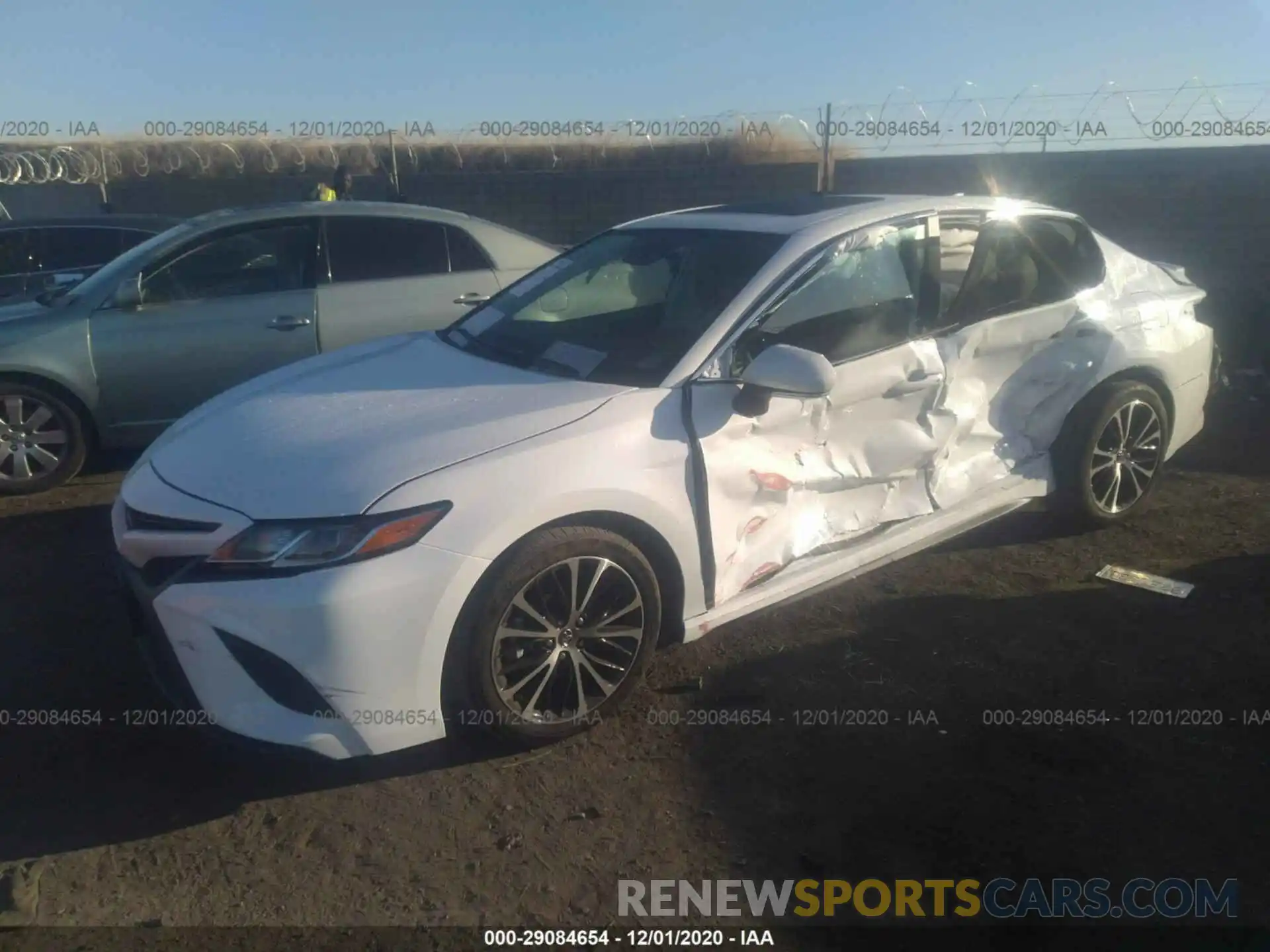 2 Photograph of a damaged car 4T1M11AK6LU937870 TOYOTA CAMRY 2020