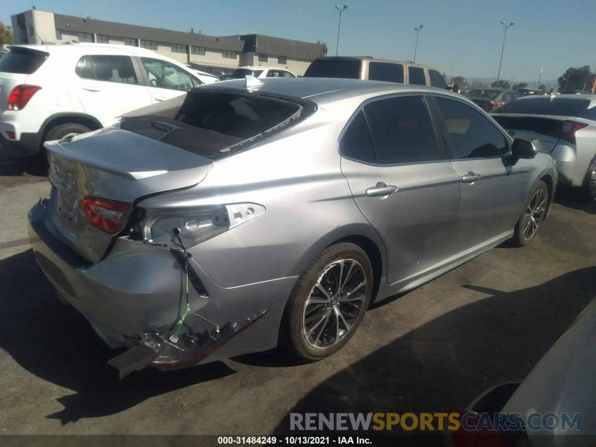 4 Photograph of a damaged car 4T1M11AK6LU940610 TOYOTA CAMRY 2020