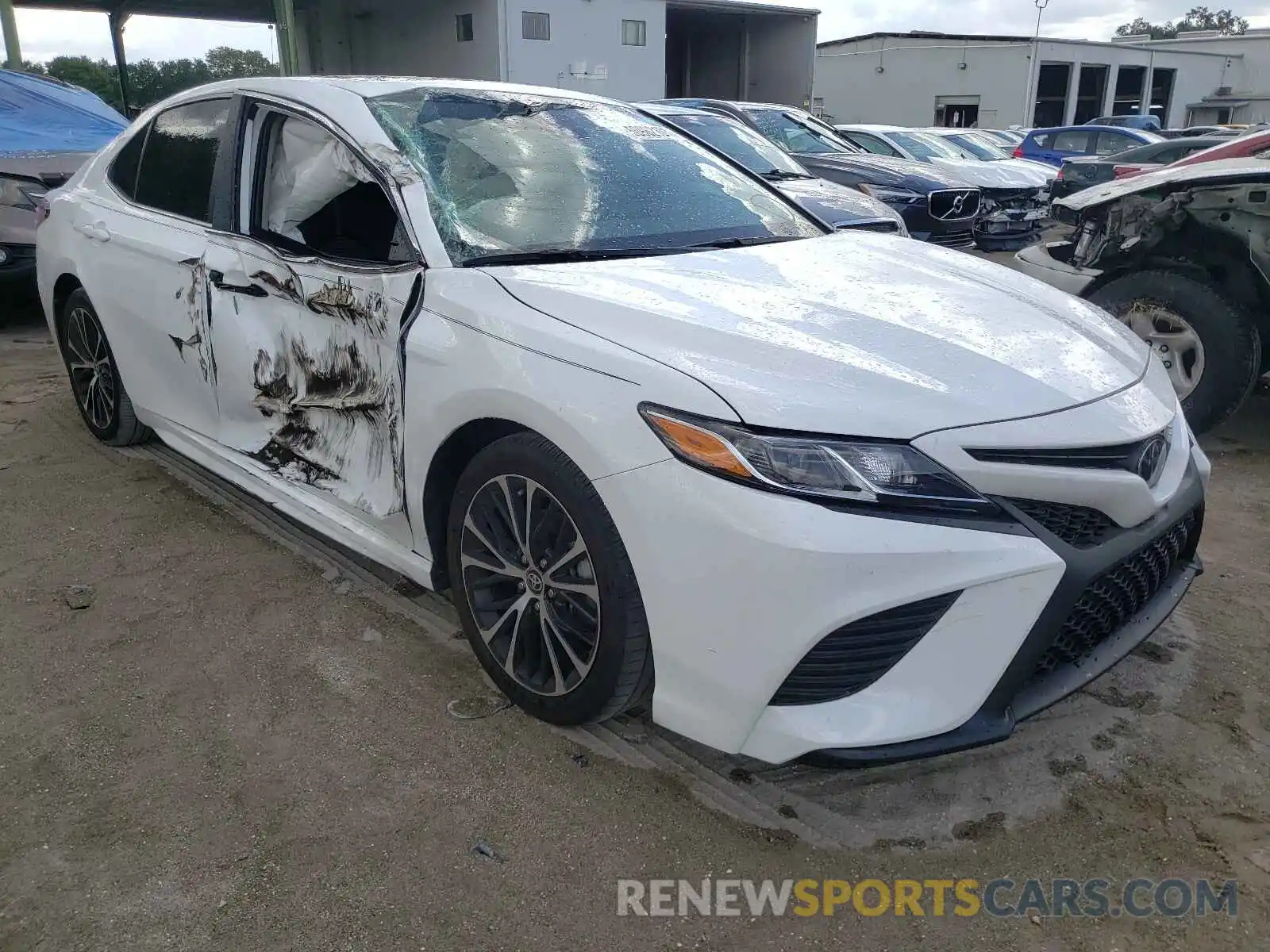 1 Photograph of a damaged car 4T1M11AK6LU953678 TOYOTA CAMRY 2020