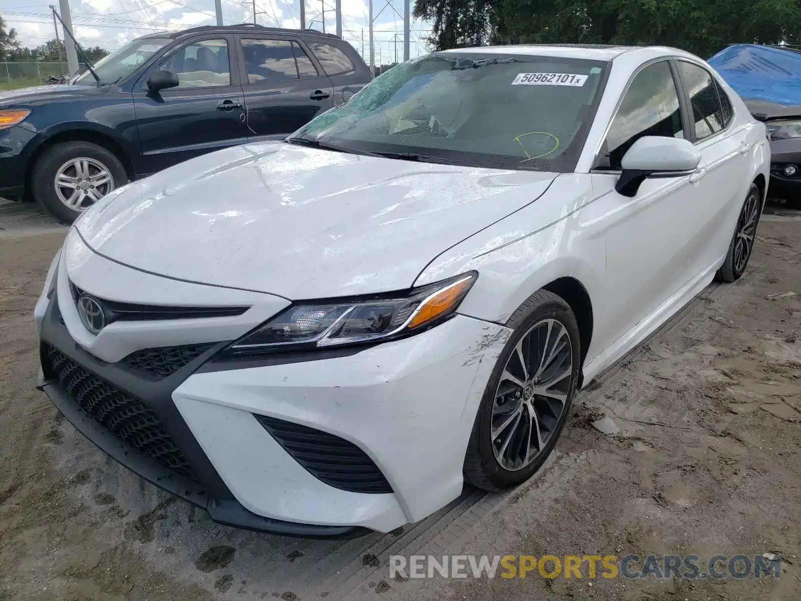 2 Photograph of a damaged car 4T1M11AK6LU953678 TOYOTA CAMRY 2020