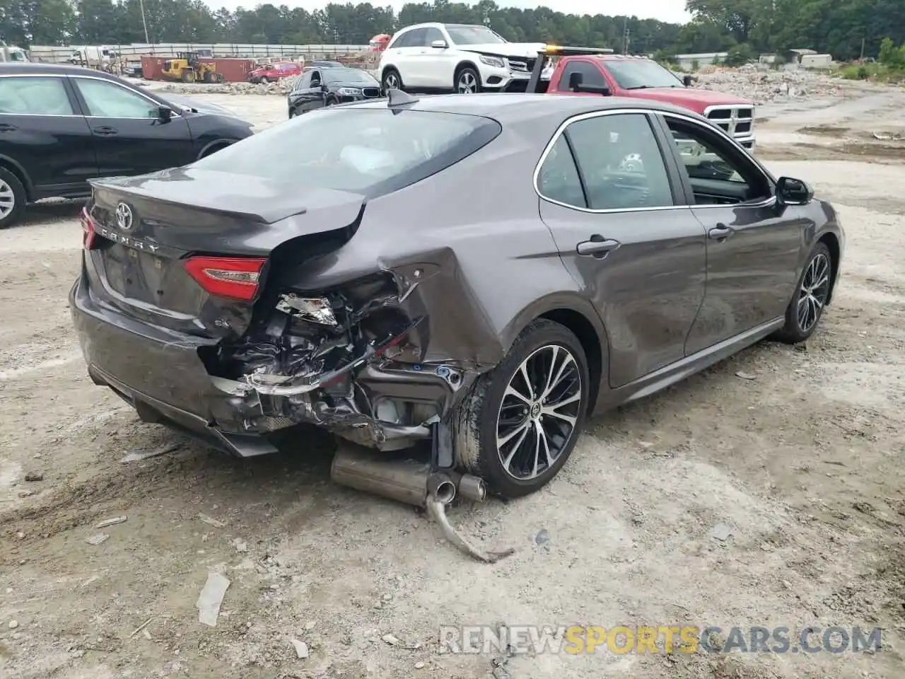 4 Photograph of a damaged car 4T1M11AK6LU961957 TOYOTA CAMRY 2020